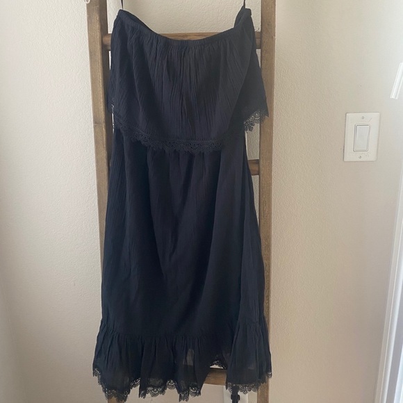 Express Dresses & Skirts - NWT black express strapless dress